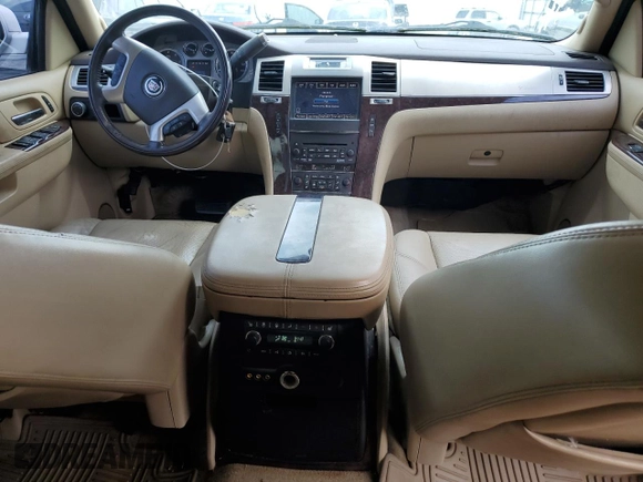 2011 Cadillac Escalade ESV Premium z VIN 1GYS4JEF6BR397965, wystawiony jako Copart lot #58963715 z przebiegiem 210 670 mil mil oraz Czysty tytuł • Clean title. Historia ofert i sprzedaży dostępna na DreamBid. Obrazek 8.