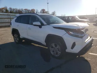 2022 Toyota RAV4 XLE with VIN 2T3P1RFV8NW299890, listed as a Copart auction lot 81045724 with 51,506 mi miles and Salvage title. Bid and sale history available at DreamBid. Image 4.
