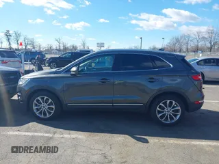 2017 Lincoln MKC Select with VIN 5LMTJ2DH9HUL51637, listed as a IAAI auction lot 41667429 with 40,509 mi miles and . Bid and sale history available at DreamBid. Image 14.