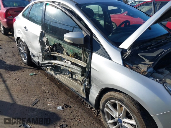 2018 Ford Focus SE with VIN 1FADP3F28JL239860, listed as a IAAI auction lot 41497350 with 84,666 mi miles. Bid and sale history available at carsss.com. Image 6.