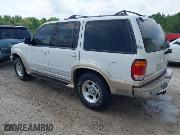 2000 Ford Explorer Eddie Bauer с VIN 1FMDU64E5YZB10754, выставлен на аукционе IAAI как лот 42410468 с пробегом 209 690 миль миль и . История ставок и продаж доступна на DreamBid. Изображение 3.