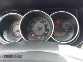 2007 Nissan Versa SL z VIN 3N1BC11E27L456176, wystawiony jako IAAI lot #42448244 z przebiegiem 195 387 mil mil oraz . Historia ofert i sprzedaży dostępna na DreamBid. Obrazek 7.