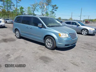 2008 Chrysler Town & Country Limited with VIN 2A8HR64X48R783367, listed as a IAAI auction lot 41878302 with 132,232 mi miles. Bid and sale history available at carsss.com. Image 1.