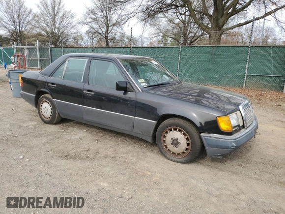 1993 Mercedes-Benz 300 with VIN WDBEA28E5PB835958, listed as a Copart auction lot 50851925 with 90,553 mi miles and Clean Title. Bid and sale history available at DreamBid. Image 4.