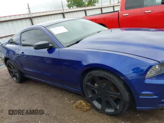 2014 Ford Mustang V6 с VIN 1ZVBP8AM2E5321551, выставлен на аукционе IAAI как лот 42343986 с пробегом 81 762 миль миль и . История ставок и продаж доступна на DreamBid. Изображение 14.