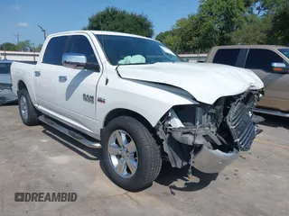 2016 Ram 1500 Big Horn z VIN 1C6RR7LT0GS303023, wystawiony jako IAAI lot #42525925 z przebiegiem 96 035 mil mil oraz . Historia ofert i sprzedaży dostępna na DreamBid. Obrazek 1.