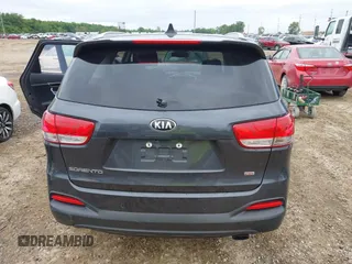 2017 Kia Sorento LX z VIN 5XYPG4A33HG274938, wystawiony jako IAAI lot #42341796 z przebiegiem 153 168 mil mil oraz . Historia ofert i sprzedaży dostępna na DreamBid. Obrazek 16.