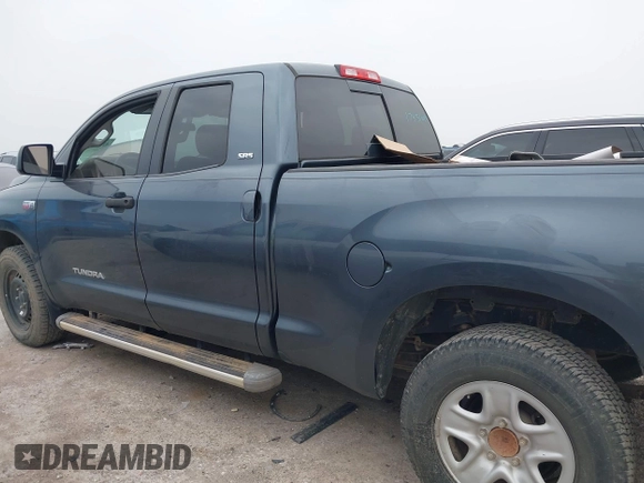 2010 Toyota Tundra z VIN 5TFUW5F10AX137509, wystawiony jako IAAI lot #42061138 z przebiegiem 139 128 mil mil oraz . Historia ofert i sprzedaży dostępna na DreamBid. Obrazek 14.