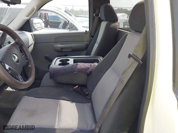 2007 Chevrolet Silverado 1500 LT w/1LT with VIN 1GCEC14027Z557284, listed as a IAAI auction lot 41792086 with 295,377 mi miles. Bid and sale history available at carsss.com. Image 8.