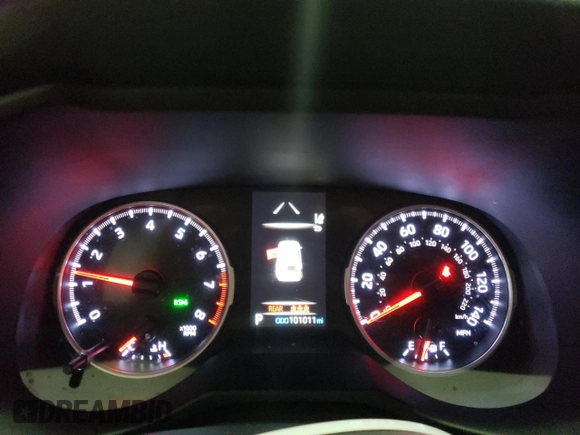 2020 Toyota RAV4 XLE with VIN 2T3P1RFV5LC081579, listed as a Copart auction lot 62192315 with 101,011 mi miles and Clean title. Bid and sale history available at DreamBid. Image 9.