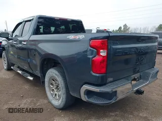 2020 Chevrolet Silverado 1500 LT with VIN 1GCRYDED3LZ169836, listed as a IAAI auction lot 41381881 with 98,804 mi miles. Bid and sale history available at carsss.com. Image 3.