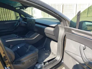 2022 Tesla Model X with VIN 7SAXCAE59NF346186, listed as a IAAI auction lot 41893923 with Not Provided miles and . Bid and sale history available at DreamBid. Image 5.