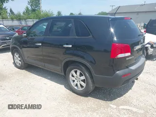 2013 Kia Sorento LX with VIN 5XYKT3A19DG381288, listed as a IAAI auction lot 42797647 with 220,000 mi miles and . Bid and sale history available at DreamBid. Image 3.