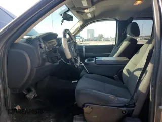 2008 GMC Sierra 1500 Work Truck z VIN 1GTEC19C88Z178603, wystawiony jako Copart lot #87082794 z przebiegiem 248 983 mil mil oraz Szkoda całkowita • Salvage title. Historia ofert i sprzedaży dostępna na DreamBid. Obrazek 7.