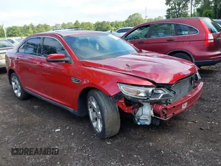 2010 Ford Taurus SHO z VIN 1FAHP2KT4AG124515, wystawiony jako IAAI lot #42672439 z przebiegiem 91 882 mil mil oraz . Historia ofert i sprzedaży dostępna na DreamBid. Obrazek 1.
