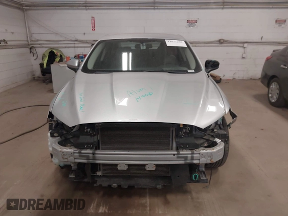 2018 Ford Fusion S with VIN 3FA6P0G71JR226550, listed as a IAAI auction lot 41811203 with 72,245 mi miles. Bid and sale history available at carsss.com. Image 12.