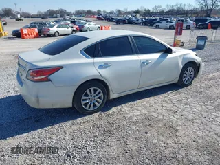 2014 Nissan Altima 2.5 with VIN 1N4AL3AP5EC418865, listed as a IAAI auction lot 41693976 with 117,934 mi miles. Bid and sale history available at carsss.com. Image 4.