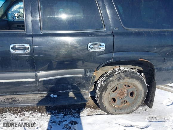 2002 Chevrolet Tahoe LT with VIN 1GNEK13Z62J281810, listed as a IAAI auction lot 41373655 with 161,157 mi miles. Bid and sale history available at carsss.com. Image 6.