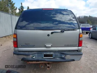 2002 Chevrolet Suburban LS with VIN 1GNFK16Z42J120730, listed as a IAAI auction lot 42021233 with 175,127 mi miles. Bid and sale history available at carsss.com. Image 17.