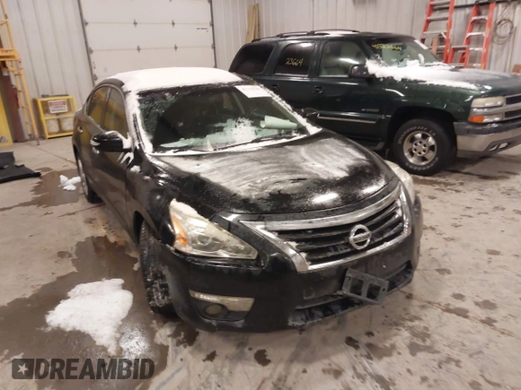 2014 Nissan Altima 2.5 S with VIN 1N4AL3AP7EN239599, listed as a IAAI auction lot 41310126 with 112,437 mi miles. Bid and sale history available at carsss.com. Image 6.