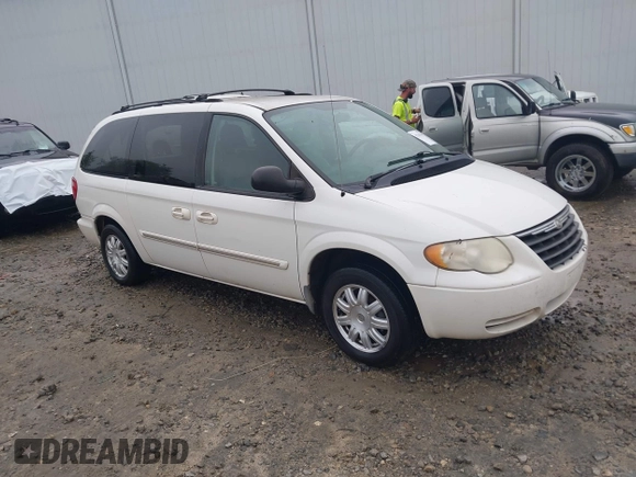2006 Chrysler Town & Country Touring z VIN 2A4GP54L76R915853, wystawiony jako IAAI lot #42361966 z przebiegiem 250 782 mil mil oraz . Historia ofert i sprzedaży dostępna na DreamBid. Obrazek 1.