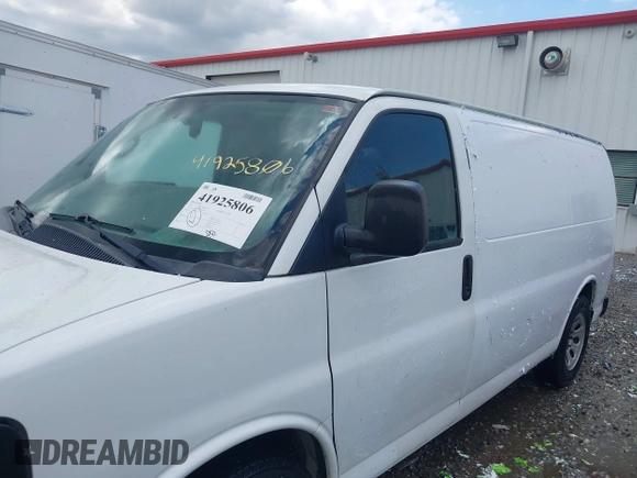 2013 Chevrolet Express Cargo Van with VIN 1GCSGAFX5D1173625, listed as a IAAI auction lot 41925806 with 365,298 mi miles. Bid and sale history available at carsss.com. Image 18.