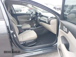 2021 Kia Forte FE z VIN 3KPF24AD0ME312622, wystawiony jako IAAI lot #41329338 z przebiegiem 29 722 mil mil oraz . Historia ofert i sprzedaży dostępna na DreamBid. Obrazek 5.
