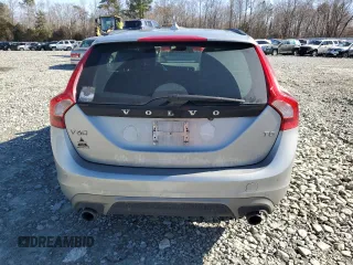 2018 Volvo V60 Dynamic with VIN YV140MEL4J2390449, listed as a Copart auction lot 46272124 with 124,513 mi miles. Bid and sale history available at carsss.com. Image 6.