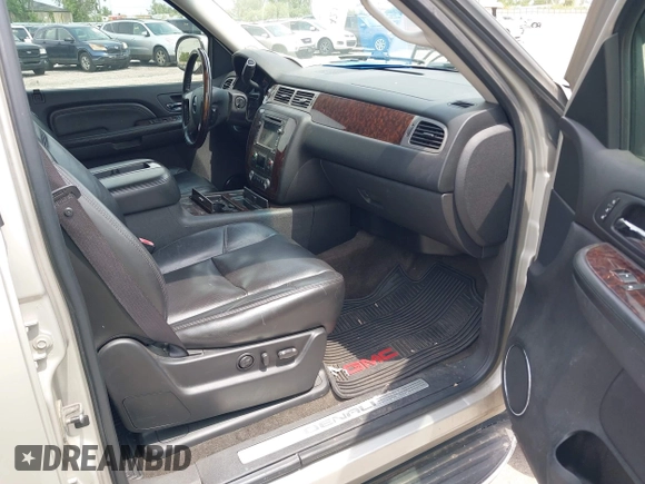 2009 GMC Yukon Denali z VIN 1GKFK03259R190845, wystawiony jako IAAI lot #42427026 z przebiegiem 136 713 mil mil oraz . Historia ofert i sprzedaży dostępna na DreamBid. Obrazek 5.