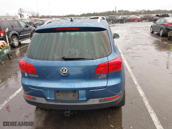 2017 Volkswagen Tiguan Wolfsburg Edition with VIN WVGSV7AX9HK007880, listed as a IAAI auction lot 41111974 with 89,804 mi miles. Bid and sale history available at carsss.com. Image 16.