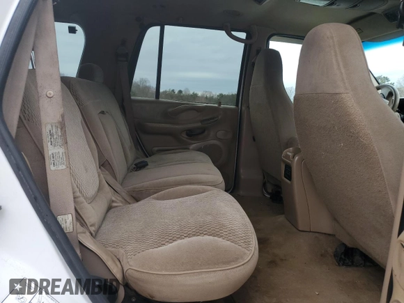 1997 Ford Expedition XLT with VIN 1FMEU17L5VLB80125, listed as a Copart auction lot 83892824 with 257,738 mi miles and Salvage title. Bid and sale history available at DreamBid. Image 12.