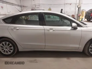 2018 Ford Fusion S with VIN 3FA6P0G71JR226550, listed as a IAAI auction lot 41811203 with 72,245 mi miles. Bid and sale history available at carsss.com. Image 13.
