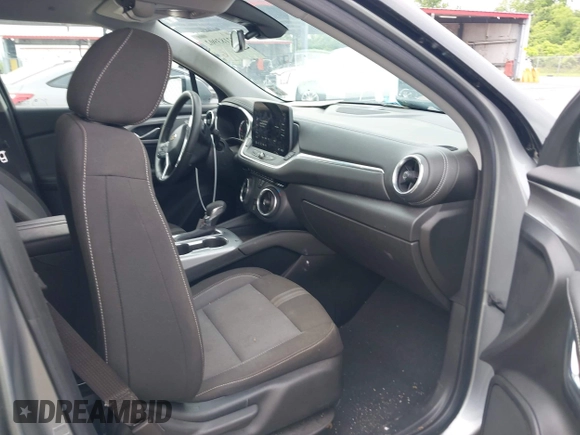 2023 Chevrolet Blazer LT с VIN 3GNKBCR40PS195683, выставлен на аукционе IAAI как лот 42183902 с пробегом 32 552 миль миль и . История ставок и продаж доступна на DreamBid. Изображение 5.