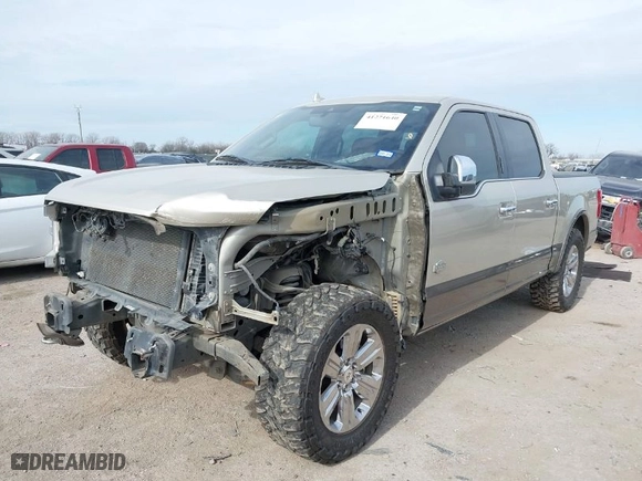 2018 Ford F-150 XL with VIN 1FTEW1E58JFB43615, listed as a IAAI auction lot 41271640 with 121,891 mi miles. Bid and sale history available at carsss.com. Image 2.