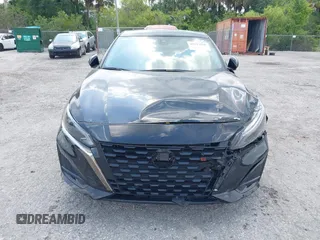 2024 Nissan Altima SR z VIN 1N4BL4CV3RN311894, wystawiony jako IAAI lot #42127560 z przebiegiem 32 703 mil mil oraz . Historia ofert i sprzedaży dostępna na DreamBid. Obrazek 12.