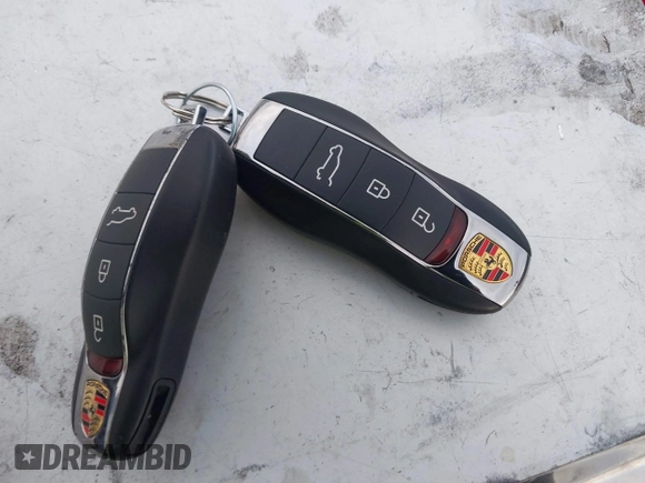 2022 Porsche Macan z VIN WP1AA2A59NLB06264, wystawiony jako IAAI lot #41498822 z przebiegiem 15 701 mil mil oraz . Historia ofert i sprzedaży dostępna na DreamBid. Obrazek 11.