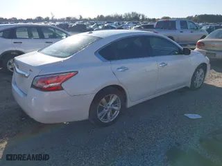 2015 Nissan Altima 2.5 S with VIN 1N4AL3AP5FN900824, listed as a IAAI auction lot 41143268 with 205,345 mi miles. Bid and sale history available at carsss.com. Image 4.