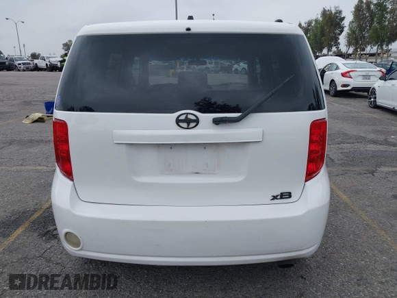 2008 Scion xB z VIN JTLKE50E681039754, wystawiony jako IAAI lot #42067611 z przebiegiem 133 463 mil mil oraz . Historia ofert i sprzedaży dostępna na DreamBid. Obrazek 16.