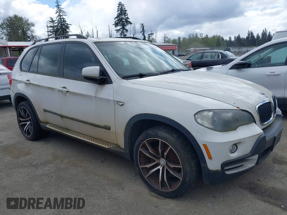 2008 BMW X5 3.0si with VIN 5UXFE43508L027587, listed as a IAAI auction lot 42054376 with 142,838 mi miles. Bid and sale history available at carsss.com. Image 1.