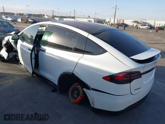2017 Tesla Model X 90D z VIN 5YJXCAE20HF041506, wystawiony jako IAAI lot #41246836 z przebiegiem Nie podano mil oraz . Historia ofert i sprzedaży dostępna na DreamBid. Obrazek 3.