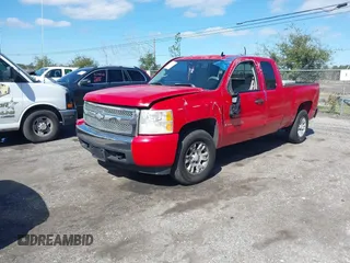 2007 Chevrolet Silverado 1500 LT w/1LT with VIN 2GCEC19C671599730, listed as a IAAI auction lot 41640569 with 192,835 mi miles. Bid and sale history available at carsss.com. Image 2.