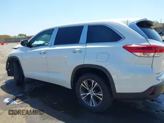 2017 Toyota Highlander LE z VIN 5TDZZRFH7HS221067, wystawiony jako IAAI lot #42168559 z przebiegiem 93 827 mil mil oraz . Historia ofert i sprzedaży dostępna na DreamBid. Obrazek 15.