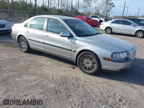 2000 Volvo S80 with VIN YV1TS90D4Y1126795, listed as a IAAI auction lot 41702262 with 116,955 mi miles. Bid and sale history available at carsss.com. Image 1.