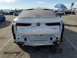2023 BMW X6 xDrive40i z VIN 5UXCY6C02P9P43834, wystawiony jako Copart lot #85347614 z przebiegiem 16 921 mil mil oraz Szkoda całkowita • Salvage title. Historia ofert i sprzedaży dostępna na DreamBid. Obrazek 6.