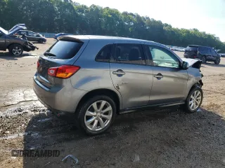 2015 Mitsubishi Outlander ES z VIN 4A4AP3AUXFE054428, wystawiony jako Copart lot #55333135 z przebiegiem 167 823 mil mil oraz Szkoda całkowita • Salvage title. Historia ofert i sprzedaży dostępna na DreamBid. Obrazek 3.