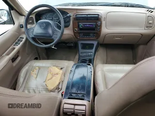 2000 Mercury Mountaineer z VIN 4M2ZU86P2YUJ46221, wystawiony jako Copart lot #44038325 z przebiegiem 103 093 mil mil oraz Szkoda całkowita • Salvage title. Historia ofert i sprzedaży dostępna na DreamBid. Obrazek 8.