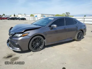2022 Toyota Camry XSE z VIN 4T1K61AKXNU012892, wystawiony jako Copart lot #52339655 z przebiegiem 30 670 mil mil oraz Szkoda całkowita • Salvage title. Historia ofert i sprzedaży dostępna na DreamBid. Obrazek 1.