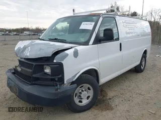 2007 Chevrolet Express Cargo Van with VIN 1GCGG25VX71126980, listed as a IAAI auction lot 41902596 with 89,628 mi miles. Bid and sale history available at carsss.com. Image 2.