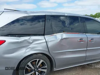 2018 Honda Odyssey Elite with VIN 5FNRL6H92JB004882, listed as a IAAI auction lot 41901028 with 160,889 mi miles and . Bid and sale history available at DreamBid. Image 6.