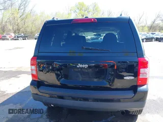 2014 Jeep Patriot Latitude with VIN 1C4NJPFA6ED928021, listed as a IAAI auction lot 41973268 with 73,456 mi miles and . Bid and sale history available at carsss.com. Image 17.